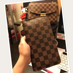 AUTH LV DAMIER  EBENE ZIPPY ORGANIZER